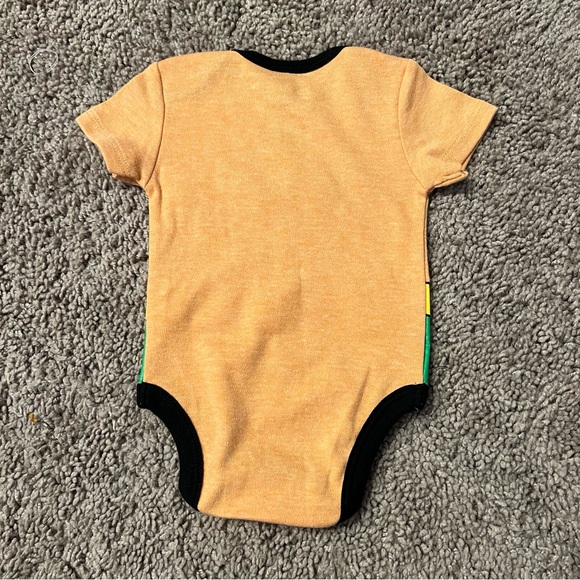 NWT DC Comic Superhero Onsies Baby Newborn Size 0-3 Flash Aquaman Green Lantern - Picture 5 of 9